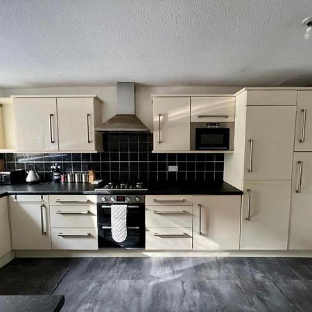 Manchester - Eccles - Business - Contractors - Families - Discounts Available Exteriör bild