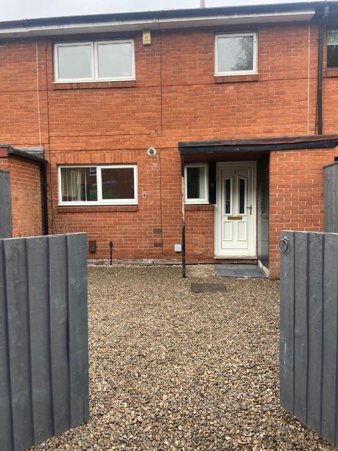 Manchester - Eccles - Business - Contractors - Families - Discounts Available Exteriör bild