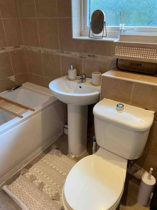 Manchester - Eccles - Business - Contractors - Families - Discounts Available Exteriör bild