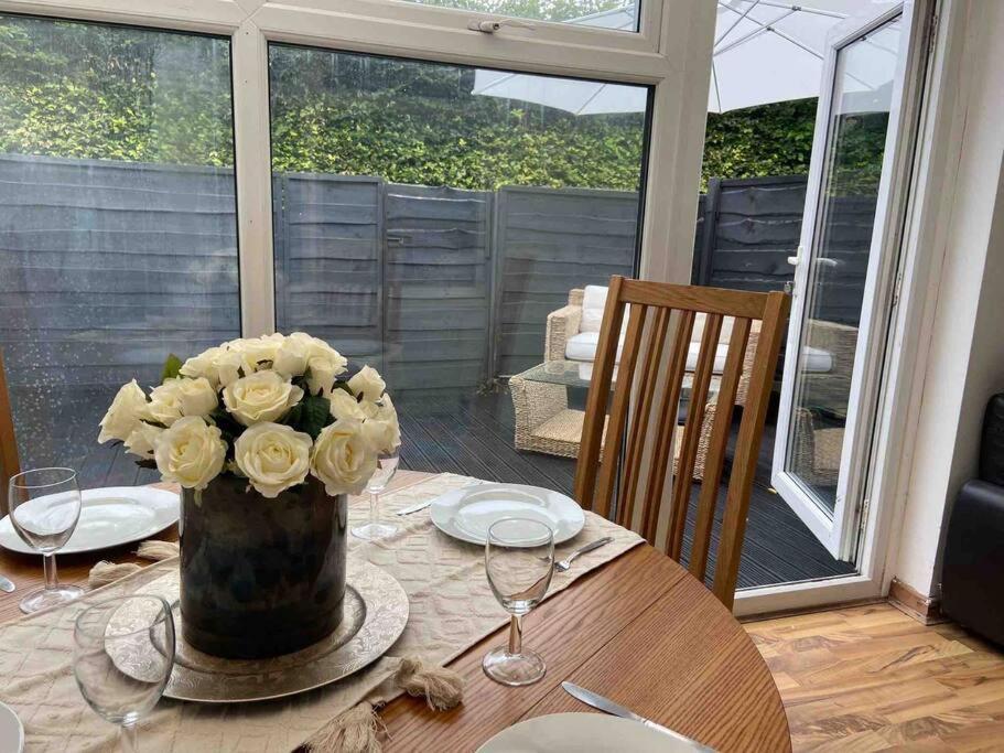 Manchester - Eccles - Business - Contractors - Families - Discounts Available Exteriör bild