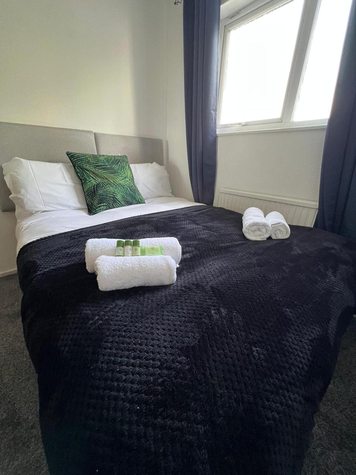 Manchester - Eccles - Business - Contractors - Families - Discounts Available Exteriör bild