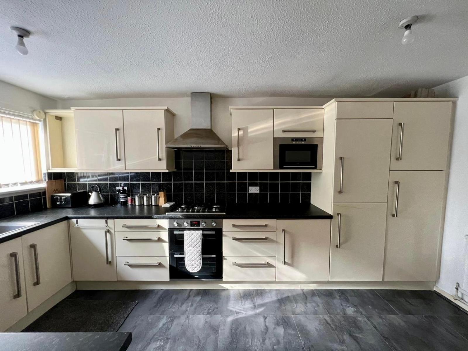 Manchester - Eccles - Business - Contractors - Families - Discounts Available Exteriör bild